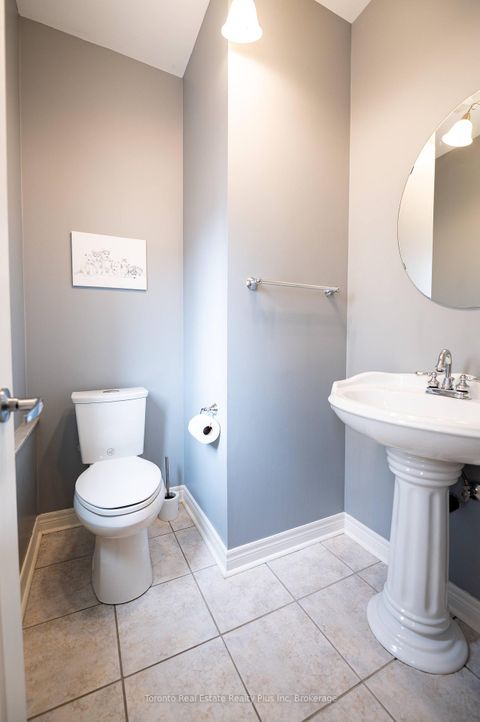 Photo 12 at 14 Riel Drive, Oak Ridges, Richmond Hill