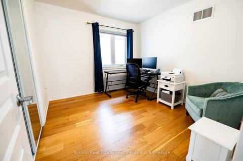 Photo 17 at 14 Riel Drive, Oak Ridges, Richmond Hill