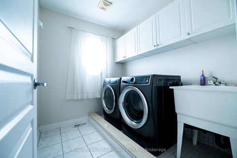 Photo 25 at 14 Riel Drive, Oak Ridges, Richmond Hill