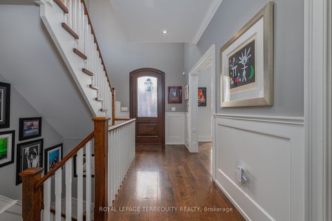 Photo 2 at 72 EAGLE Road, Queensway, Toronto