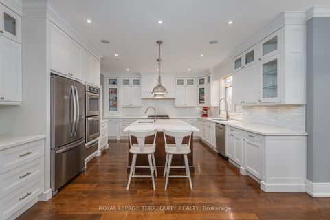 Photo 10 at 72 EAGLE Road, Queensway, Toronto