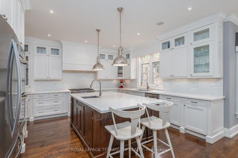 Photo 12 at 72 EAGLE Road, Queensway, Toronto