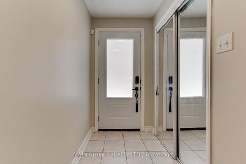 Photo 2 at 6 Archibald Mews, Bendale, Toronto