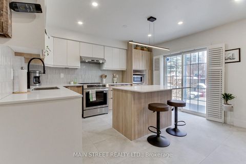 Photo 4 at 6 Archibald Mews, Bendale, Toronto