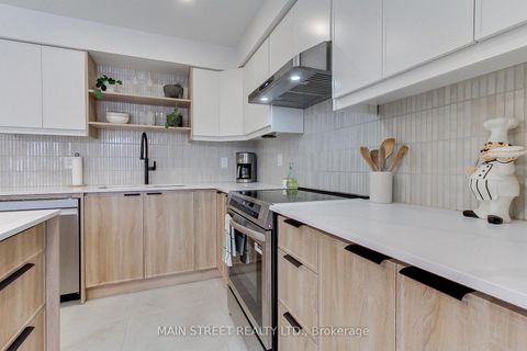 Photo 6 at 6 Archibald Mews, Bendale, Toronto