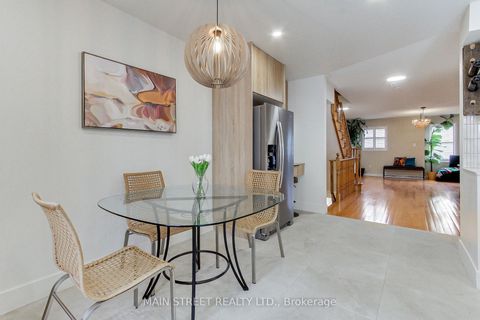 Photo 10 at 6 Archibald Mews, Bendale, Toronto