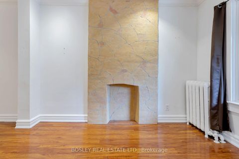 Photo 4 at 123 Seaton Street, Moss Park, Toronto