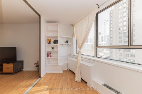 Photo 6 at 1107 - 270 Queens Quay W, Waterfront Communities C1, Toronto