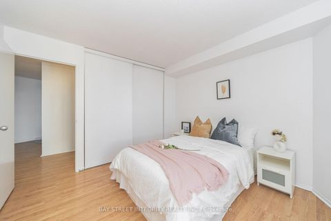 Photo 11 at 1107 - 270 Queens Quay W, Waterfront Communities C1, Toronto