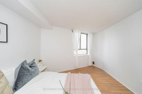 Photo 12 at 1107 - 270 Queens Quay W, Waterfront Communities C1, Toronto