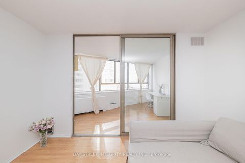 Photo 16 at 1107 - 270 Queens Quay W, Waterfront Communities C1, Toronto