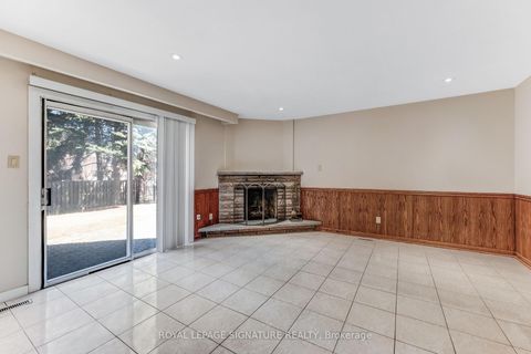 Photo 7 at 3161 Bayview Avenue, Bayview Village, Toronto