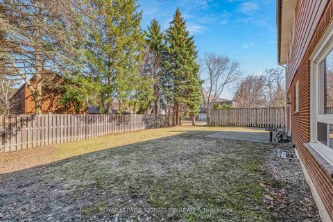 Photo 22 at 3161 Bayview Avenue, Bayview Village, Toronto