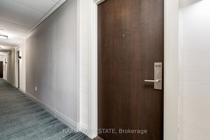 Photo 3 at 910 - 39 Annie Craig Drive, Mimico, Toronto