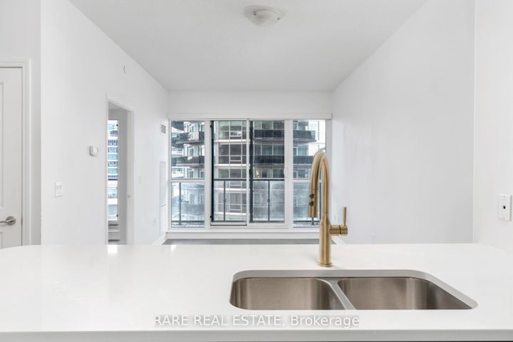 Photo 10 at 910 - 39 Annie Craig Drive, Mimico, Toronto