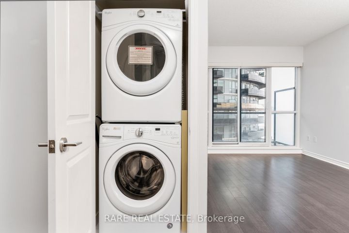 Photo 11 at 910 - 39 Annie Craig Drive, Mimico, Toronto