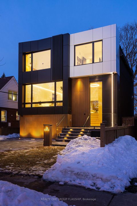 Photo 2 at 7 Bentley Drive, Queensway, Toronto