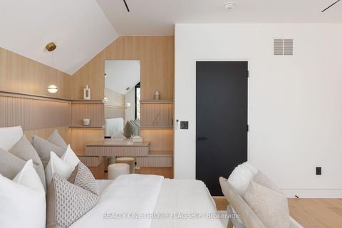 Photo 30 at 7 Bentley Drive, Queensway, Toronto