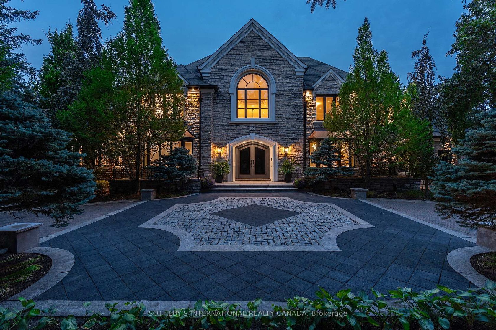 85 Cowan Drive, East Woodbridge, Vaughan by Loree Meneguzzi Real Estate 85 Cowan Drive, East Woodbridge, Vaughan