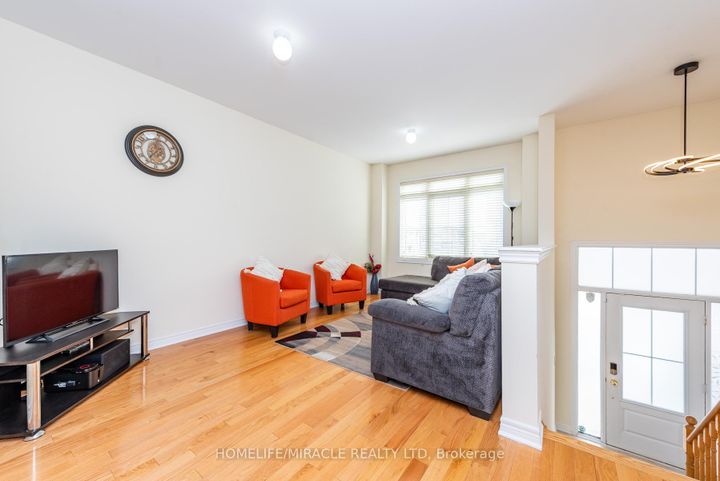 Photo 6 at 84 Rockman Crescent, Northwest Brampton, Brampton