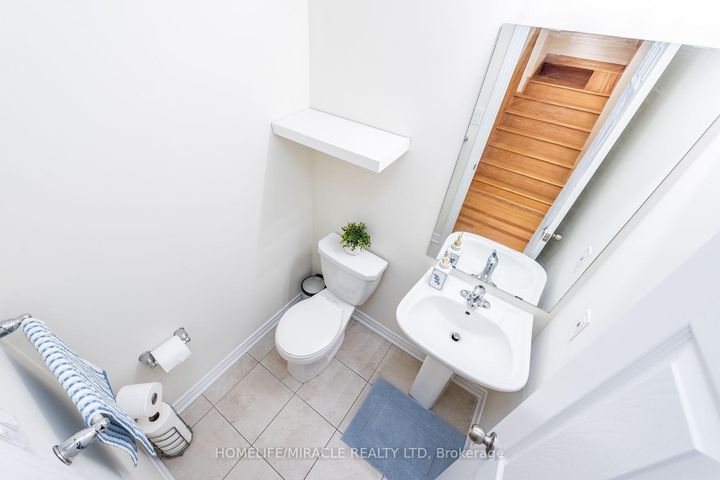 Photo 10 at 84 Rockman Crescent, Northwest Brampton, Brampton