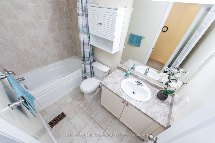 Photo 20 at 84 Rockman Crescent, Northwest Brampton, Brampton