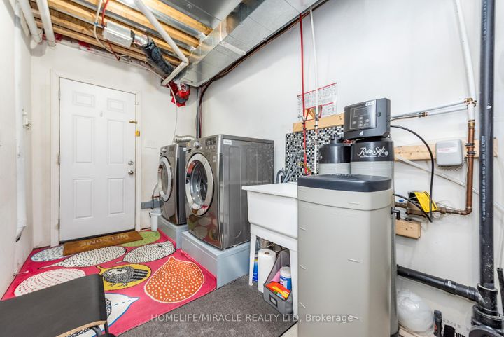 Photo 32 at 84 Rockman Crescent, Northwest Brampton, Brampton