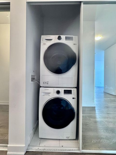 Photo 8 at 207 - 10 Honeycrisp Crescent, Vaughan Corporate Centre, Vaughan