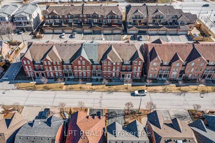 Photo 3 at 19 Earnshaw Drive, Victoria Square, Markham