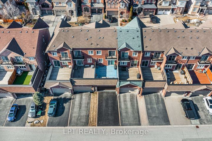 Photo 5 at 19 Earnshaw Drive, Victoria Square, Markham