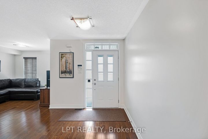 Photo 6 at 19 Earnshaw Drive, Victoria Square, Markham