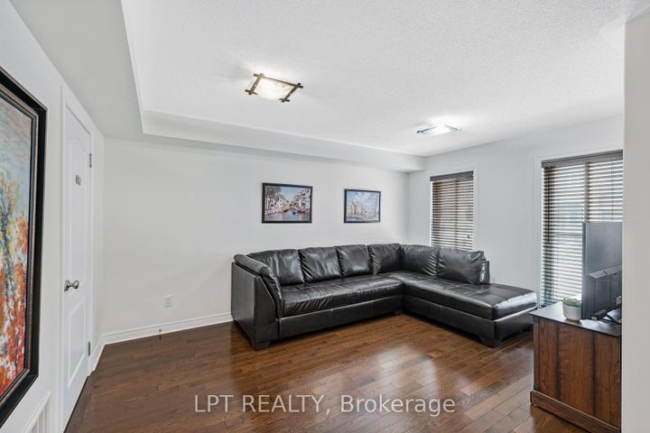 Photo 8 at 19 Earnshaw Drive, Victoria Square, Markham