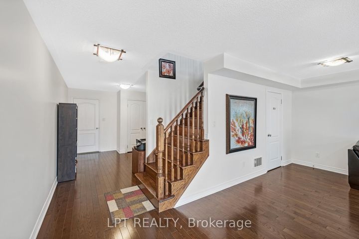 Photo 14 at 19 Earnshaw Drive, Victoria Square, Markham