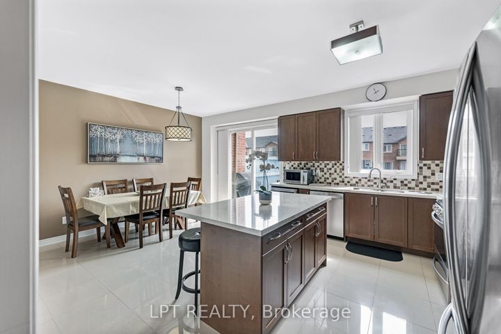 Photo 21 at 19 Earnshaw Drive, Victoria Square, Markham