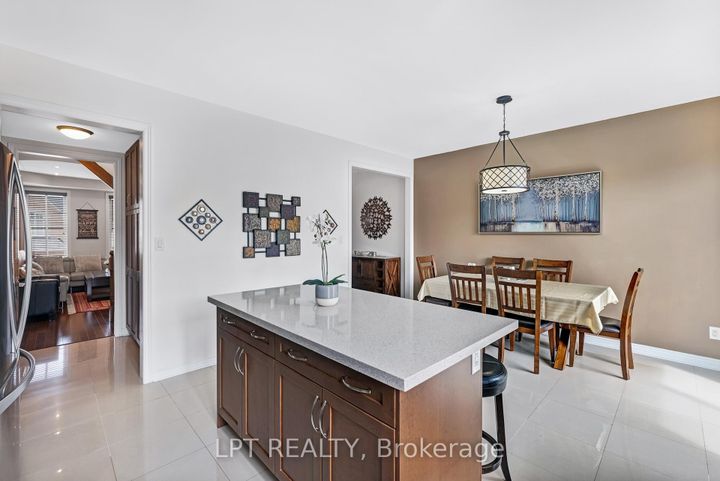 Photo 25 at 19 Earnshaw Drive, Victoria Square, Markham