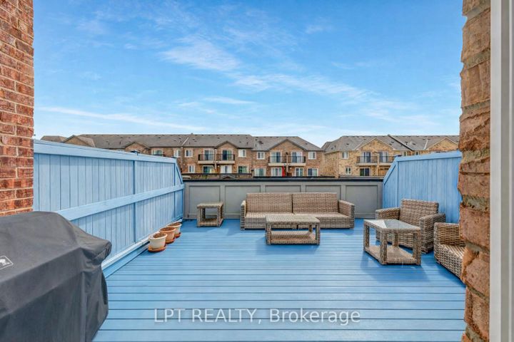 Photo 28 at 19 Earnshaw Drive, Victoria Square, Markham