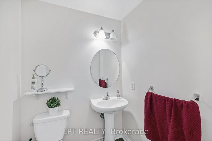 Photo 30 at 19 Earnshaw Drive, Victoria Square, Markham