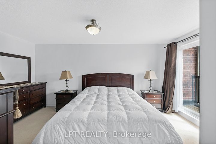 Photo 33 at 19 Earnshaw Drive, Victoria Square, Markham