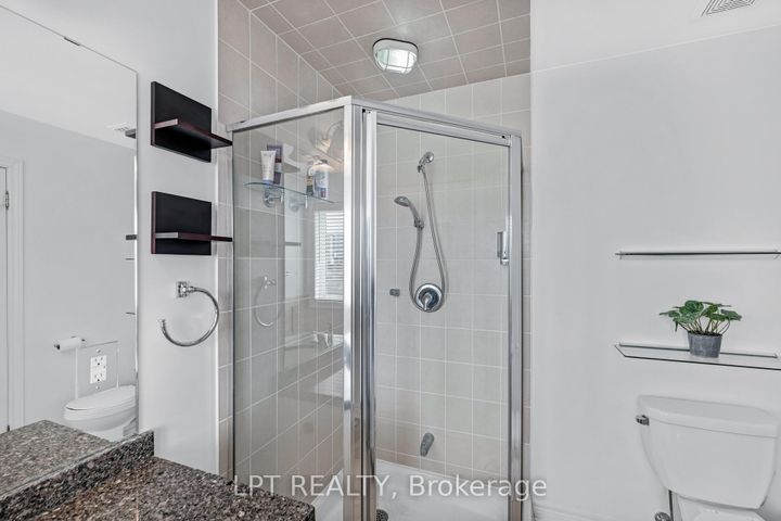 Photo 35 at 19 Earnshaw Drive, Victoria Square, Markham