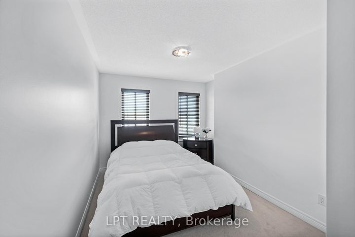 Photo 38 at 19 Earnshaw Drive, Victoria Square, Markham