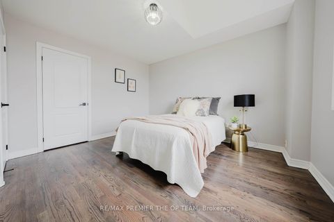 Photo 22 at 16 St Michele Place, Islington Woods, Vaughan