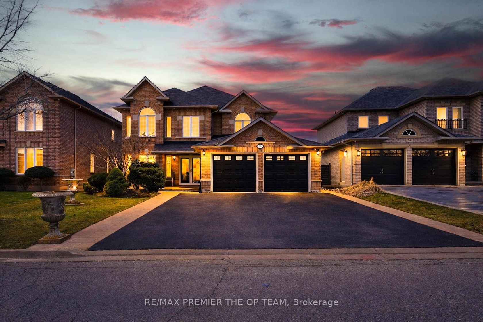 16 St Michele Place, Islington Woods, Vaughan by Loree Meneguzzi Real Estate 16 St Michele Place, Islington Woods, Vaughan