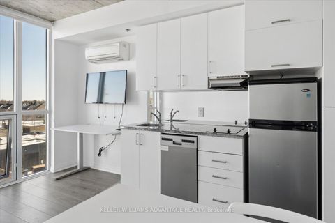 Photo 7 at 434 - 1900 Simcoe Street N, Samac, Oshawa