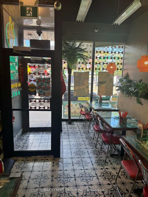 Photo 1 at 382 Spadina Avenue, Chinatown, Toronto