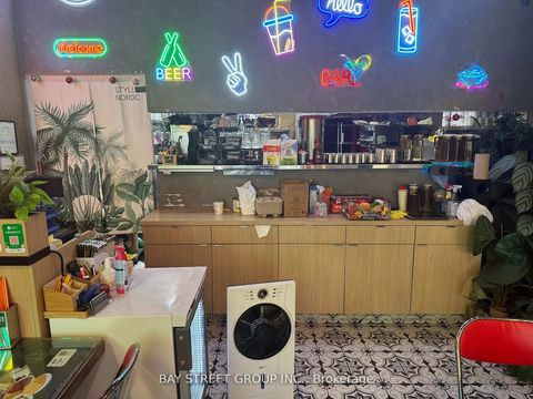 Photo 4 at 382 Spadina Avenue, Chinatown, Toronto