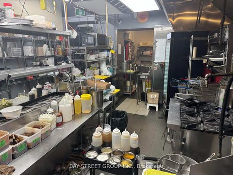 Photo 8 at 382 Spadina Avenue, Chinatown, Toronto