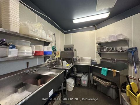 Photo 11 at 382 Spadina Avenue, Chinatown, Toronto