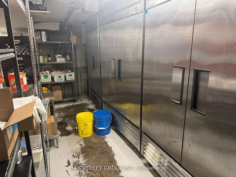 Photo 17 at 382 Spadina Avenue, Chinatown, Toronto