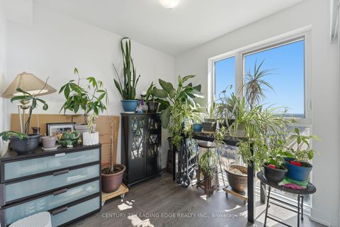 Photo 6 at 2516 - 2550 Simcoe Street N, Windfields, Oshawa