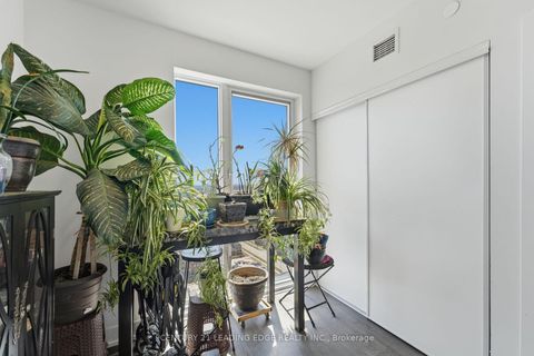 Photo 7 at 2516 - 2550 Simcoe Street N, Windfields, Oshawa